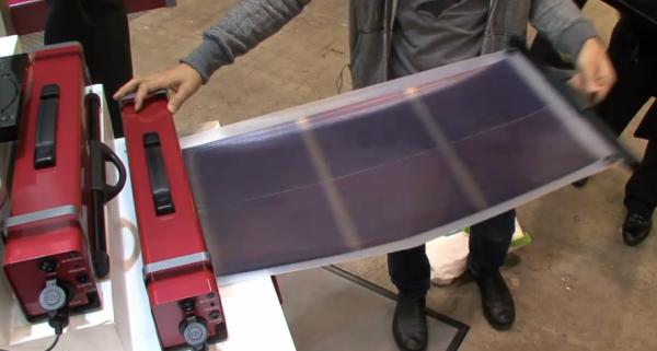 Гибкая солнечная батарея совмещенная с накопителем